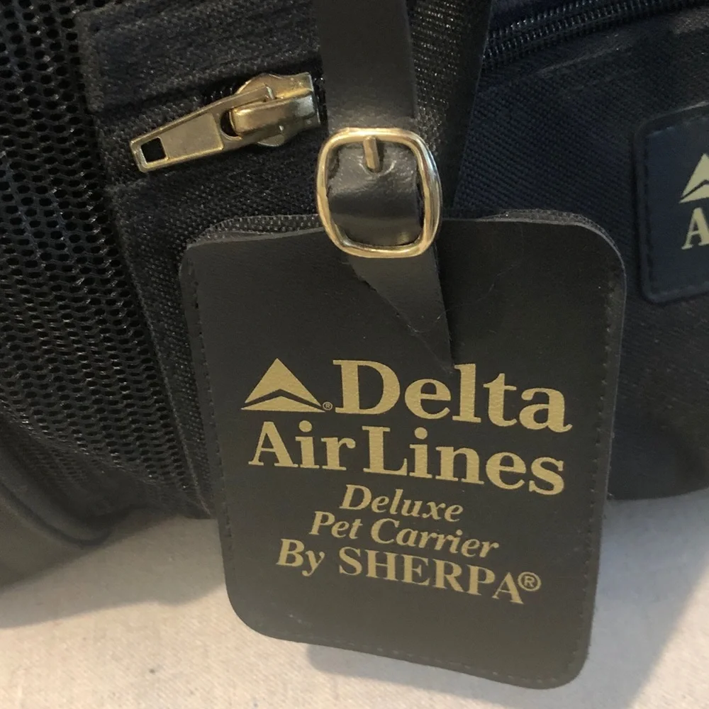 Delta Airlines Deluxe Pet Carrier w Unused Tag About 11”x11”x18”